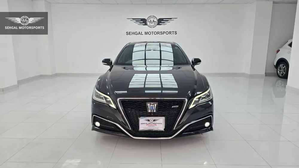 Toyota Crown 2018 for Sale in Islamabad Image-1