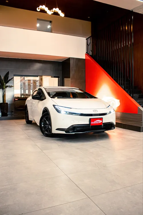 Toyota Prius 2023 for Sale in Islamabad Image-1