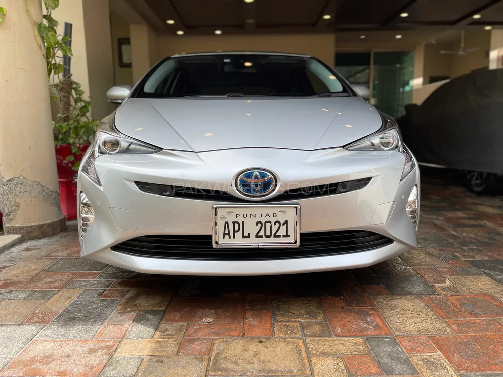 Toyota Prius 2017 for Sale in Lahore Image-1