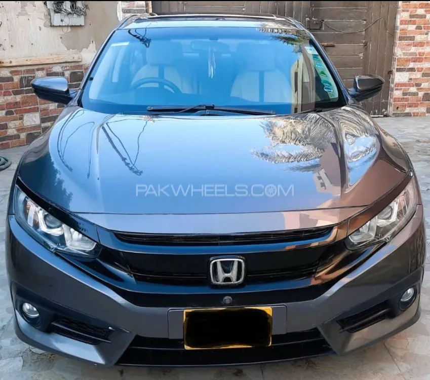Honda Civic 2017 for Sale in Peshawar Image-1