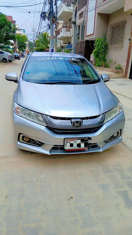 Honda Grace Hybrid 2015 for Sale in Karachi Image-1