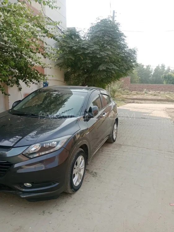 Honda Vezel 2014 for Sale in Multan Image-1