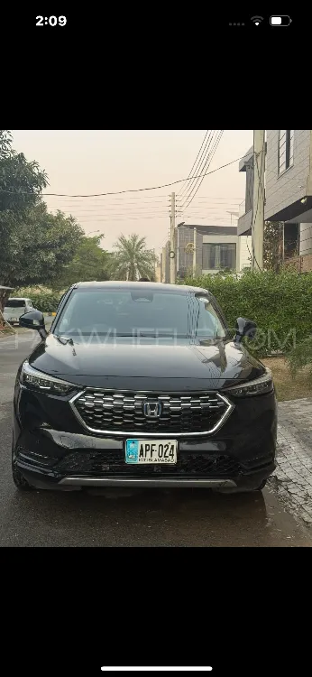 Honda Vezel 2024 for Sale in Faisalabad Image-1