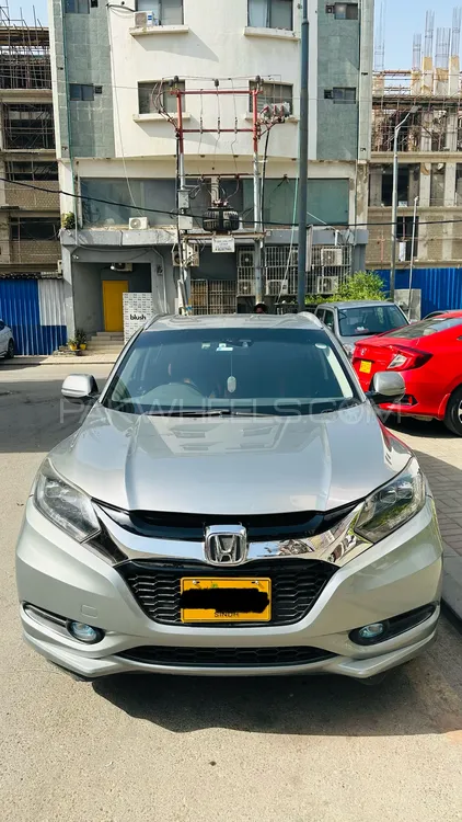 Honda Vezel 2014 for Sale in Karachi Image-1