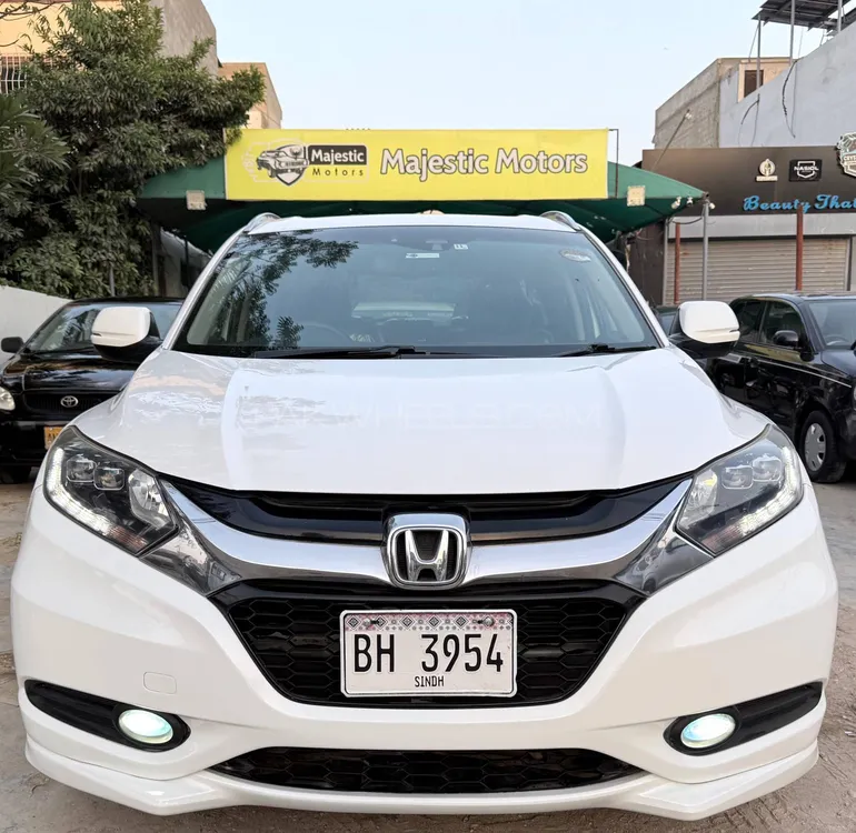 Honda Vezel 2014 for Sale in Karachi Image-1
