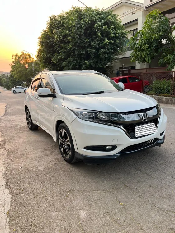 Honda Vezel 2015 for Sale in Islamabad Image-1