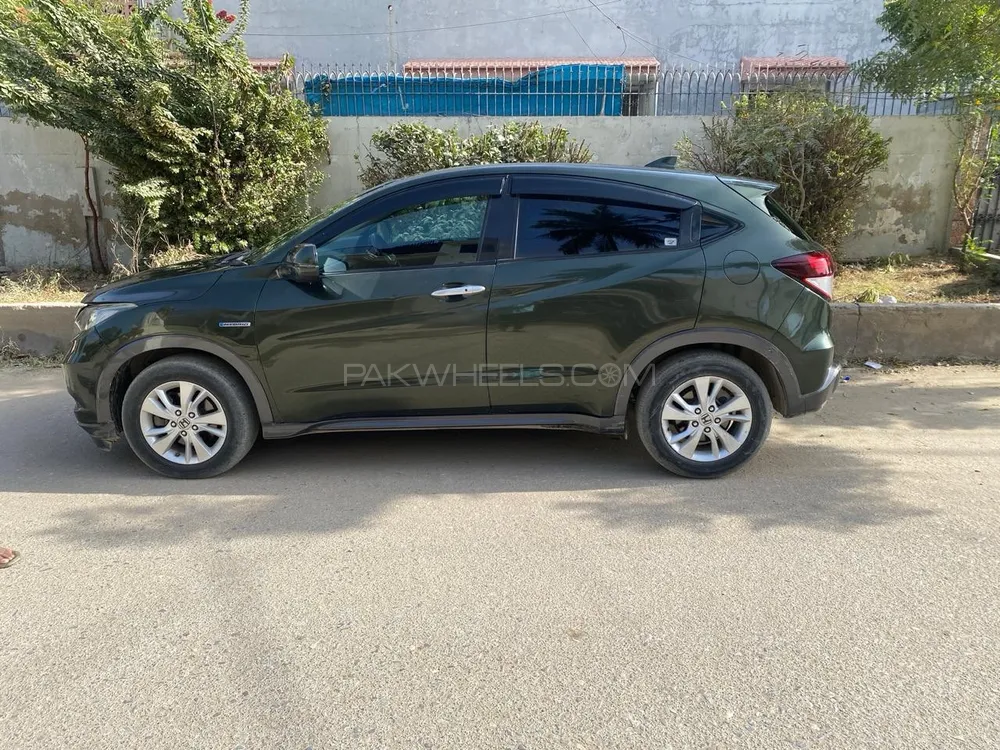Honda Vezel 2015 for Sale in Karachi Image-1