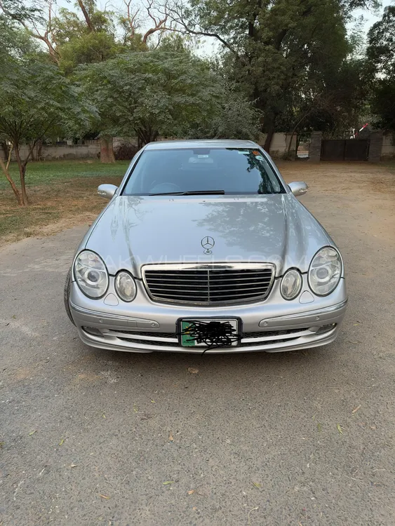 Mercedes Benz E Class 2004 for Sale in Lahore Image-1