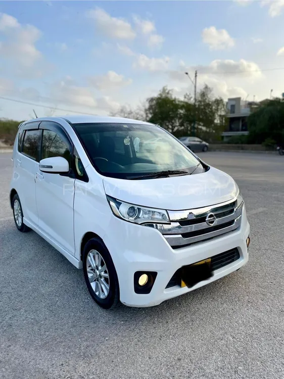 نسان ڈیز 2017 for Sale in کراچی Image-1