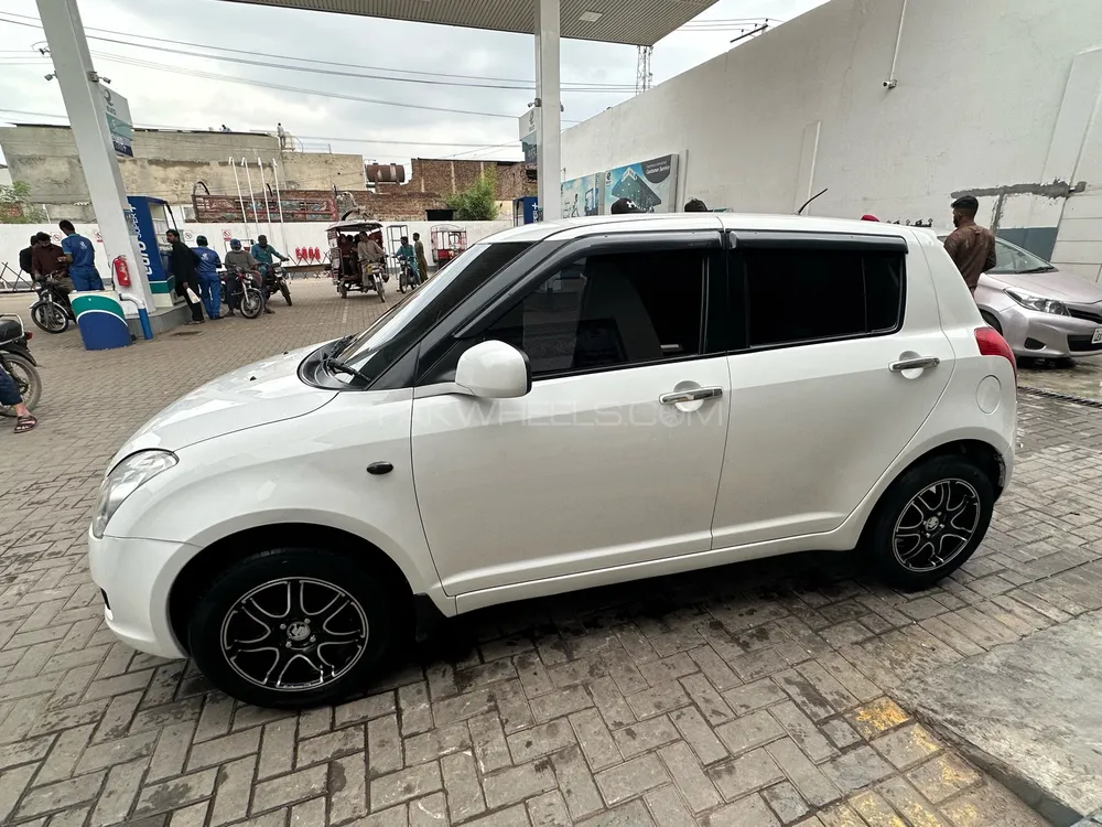 Suzuki Swift 2016 for Sale in Faisalabad Image-1