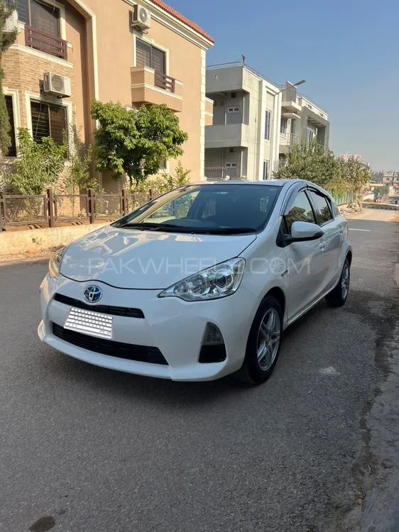Toyota Aqua 2013 for Sale in Islamabad Image-1