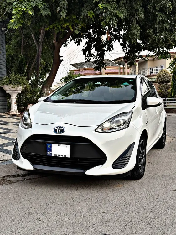 Toyota Aqua 2018 for Sale in Peshawar Image-1