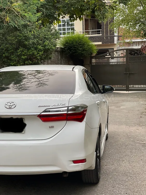 Toyota Corolla 2017 for Sale in Islamabad Image-1