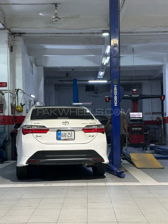 Toyota Corolla 2021 for Sale in Islamabad Image-1