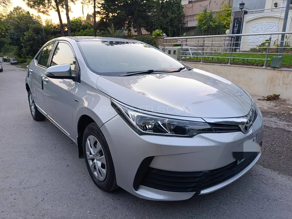 Toyota Corolla 2017 for Sale in Islamabad Image-1