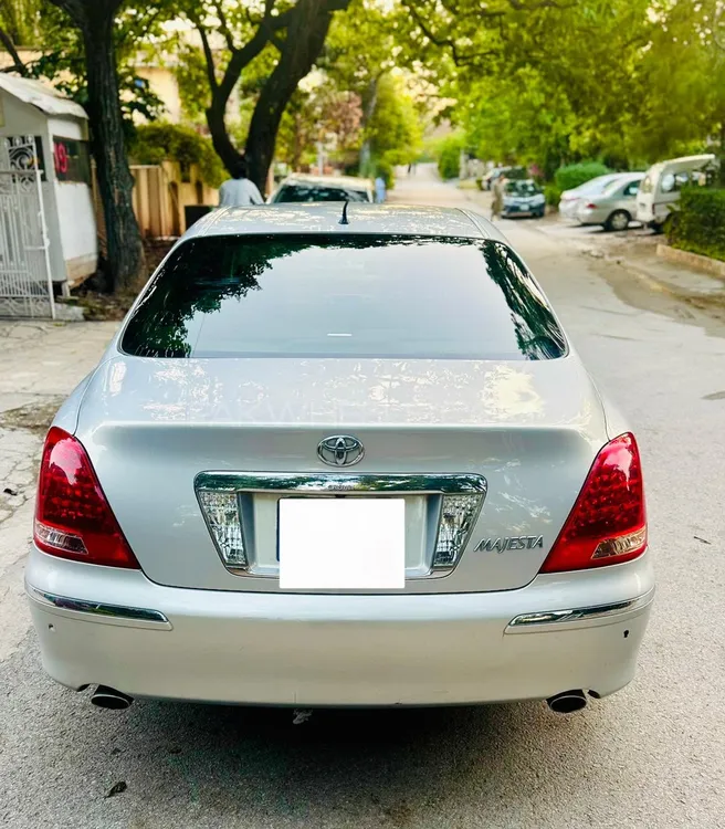 Toyota Crown 2006 for Sale in Islamabad Image-1
