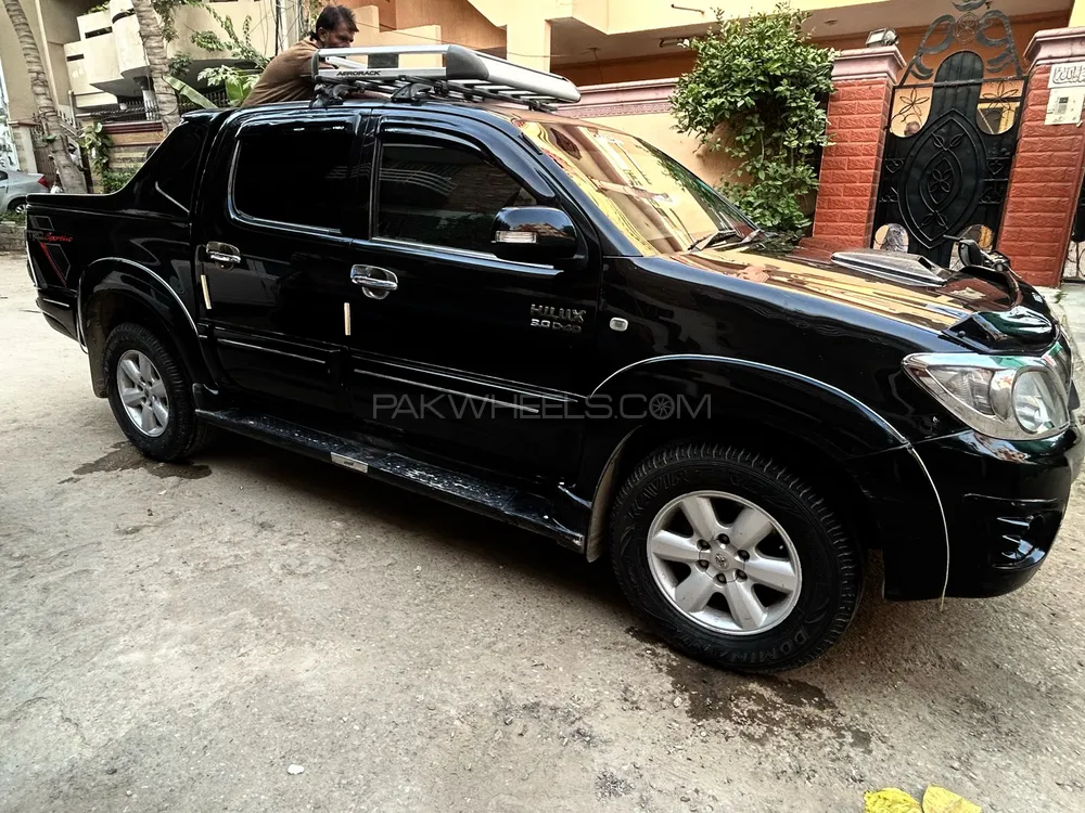 Toyota Hilux 2009 for Sale in Karachi Image-1