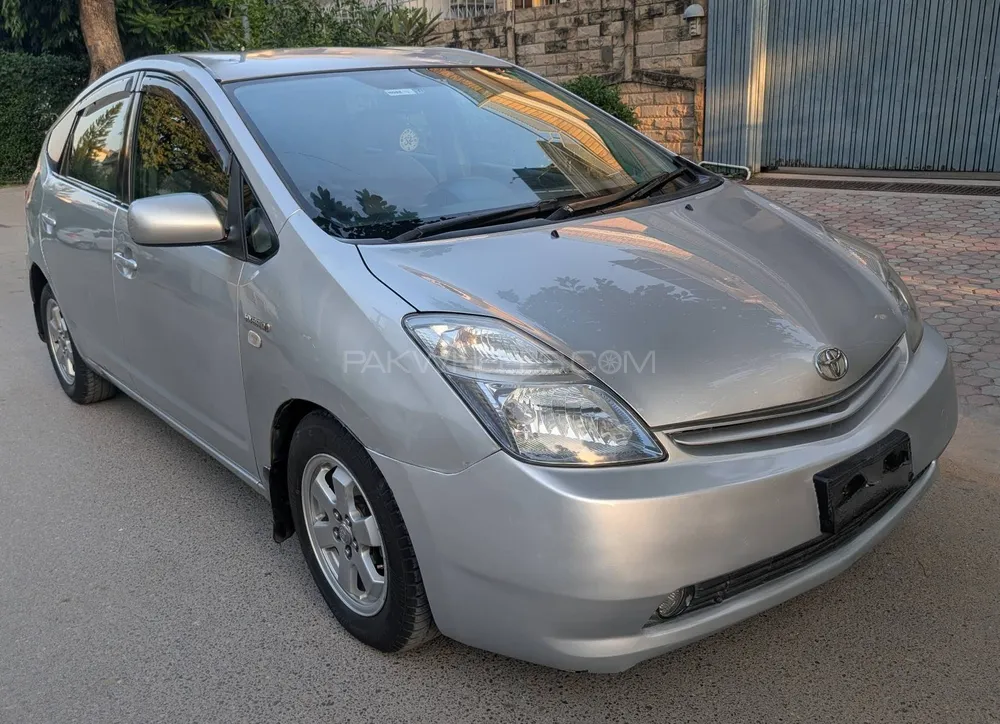 Toyota Prius 2010 for Sale in Islamabad Image-1