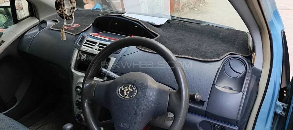 Toyota Vitz 2005 for Sale in Peshawar Image-1