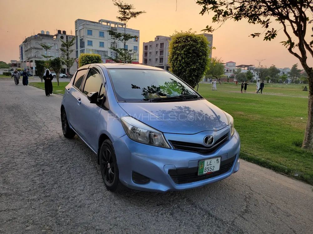 Toyota Vitz 2015 for Sale in Lahore Image-1