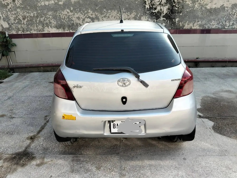 Toyota Vitz 2005 for Sale in Mardan Image-1