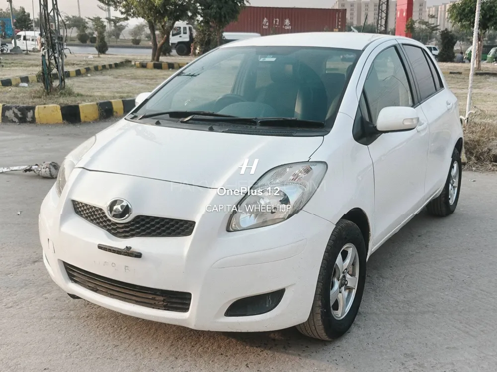Toyota Vitz 2009 for Sale in Islamabad Image-1