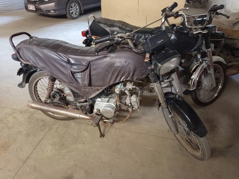 یونیک UD 70 2010 for Sale Image-1