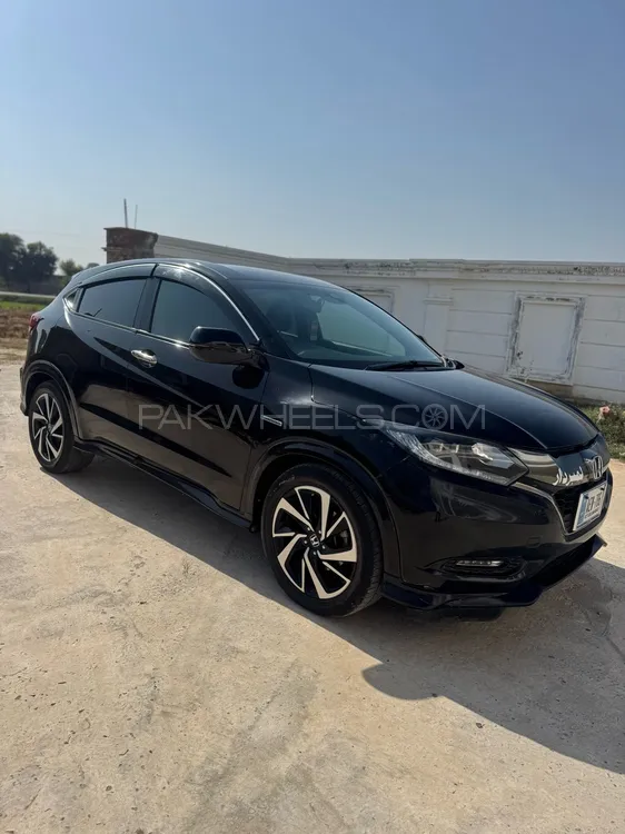 Honda Vezel 2017 for Sale in Islamabad Image-1