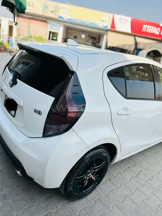 Toyota Aqua 2015 for Sale in Peshawar Image-1