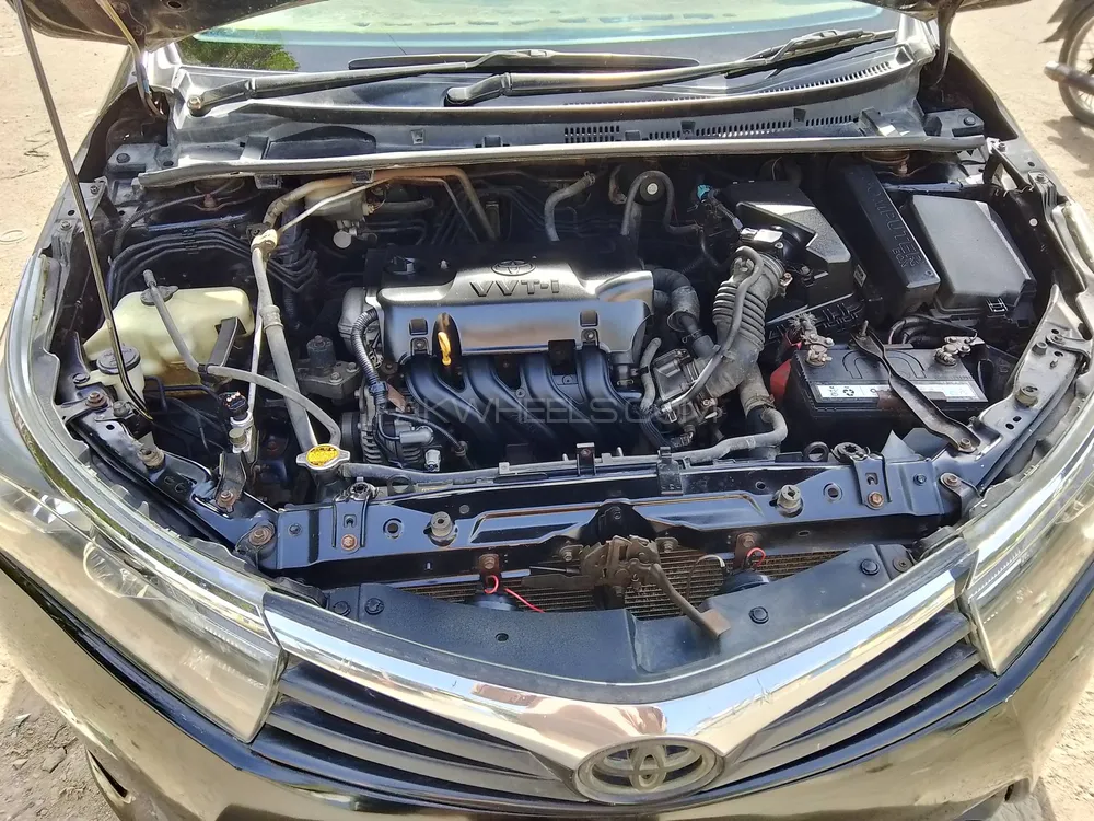 Toyota Corolla 2015 for Sale in Karachi Image-1