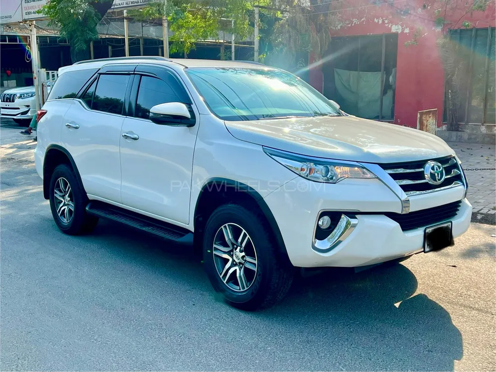 Toyota Fortuner 2020 for Sale in Lahore Image-1