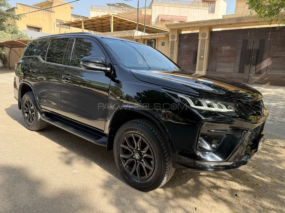 Toyota Fortuner 2025 for Sale in Karachi Image-1