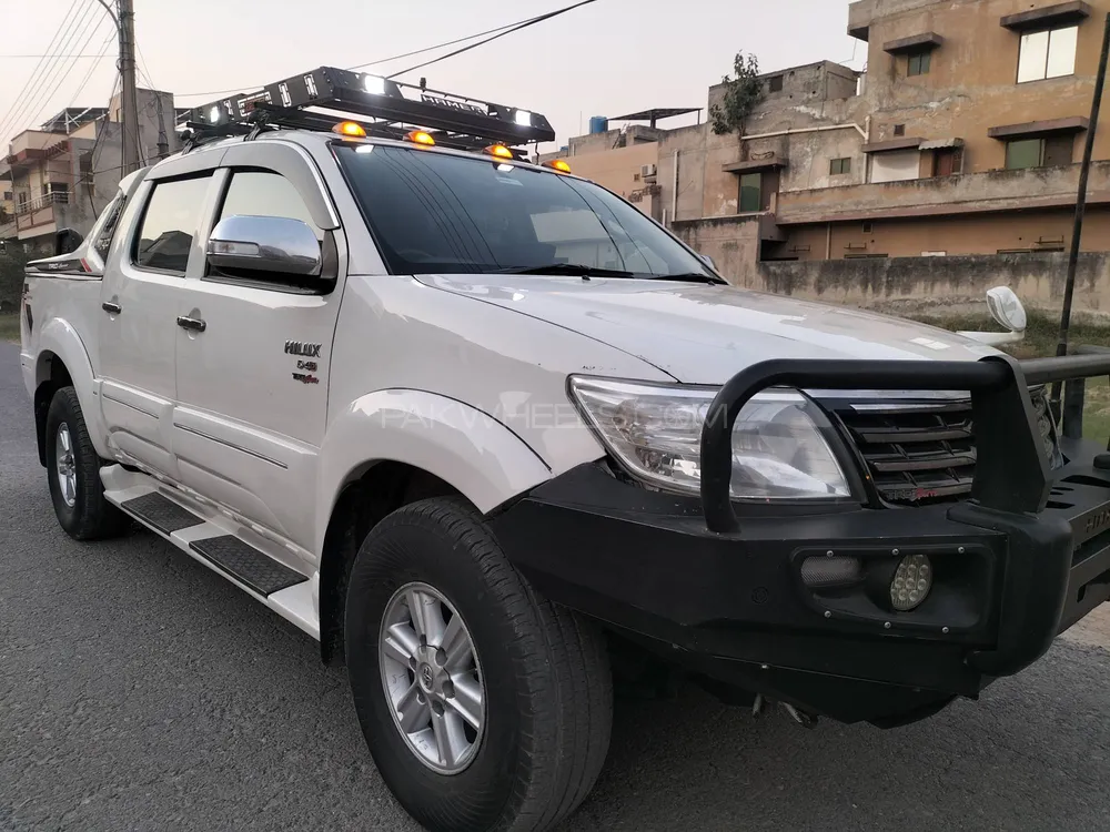 Toyota Hilux 2013 for Sale in Lahore Image-1