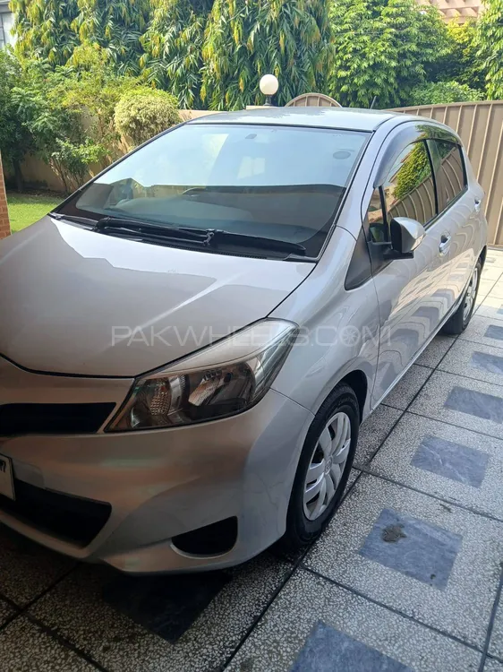 Toyota Vitz 2014 for Sale in Lahore Image-1