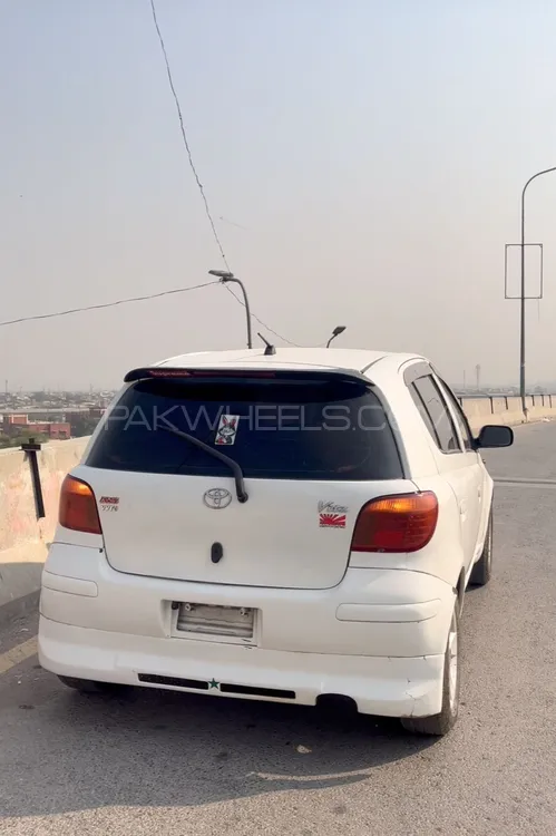 Toyota Vitz 2004 for Sale in Peshawar Image-1