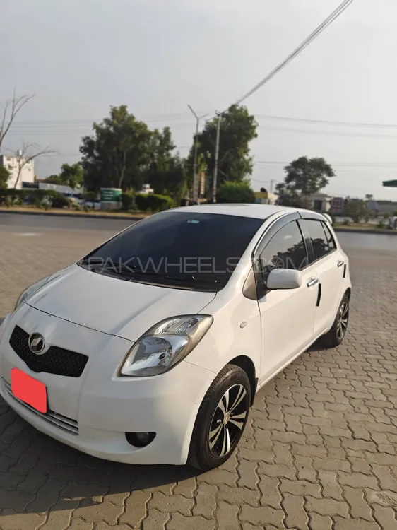 Toyota Vitz 2007 for Sale in Peshawar Image-1