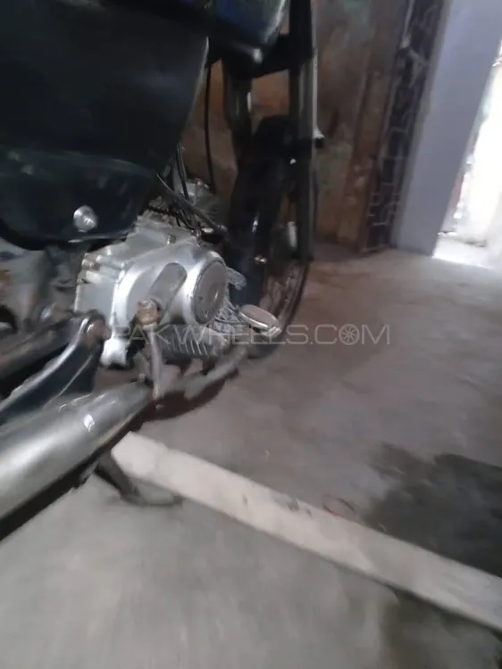 Unique Xtreme UD 70 2010 for Sale Image-1