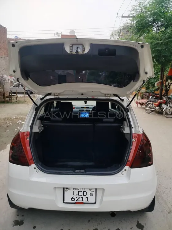 Suzuki Swift 2010 for Sale in Lahore Image-1
