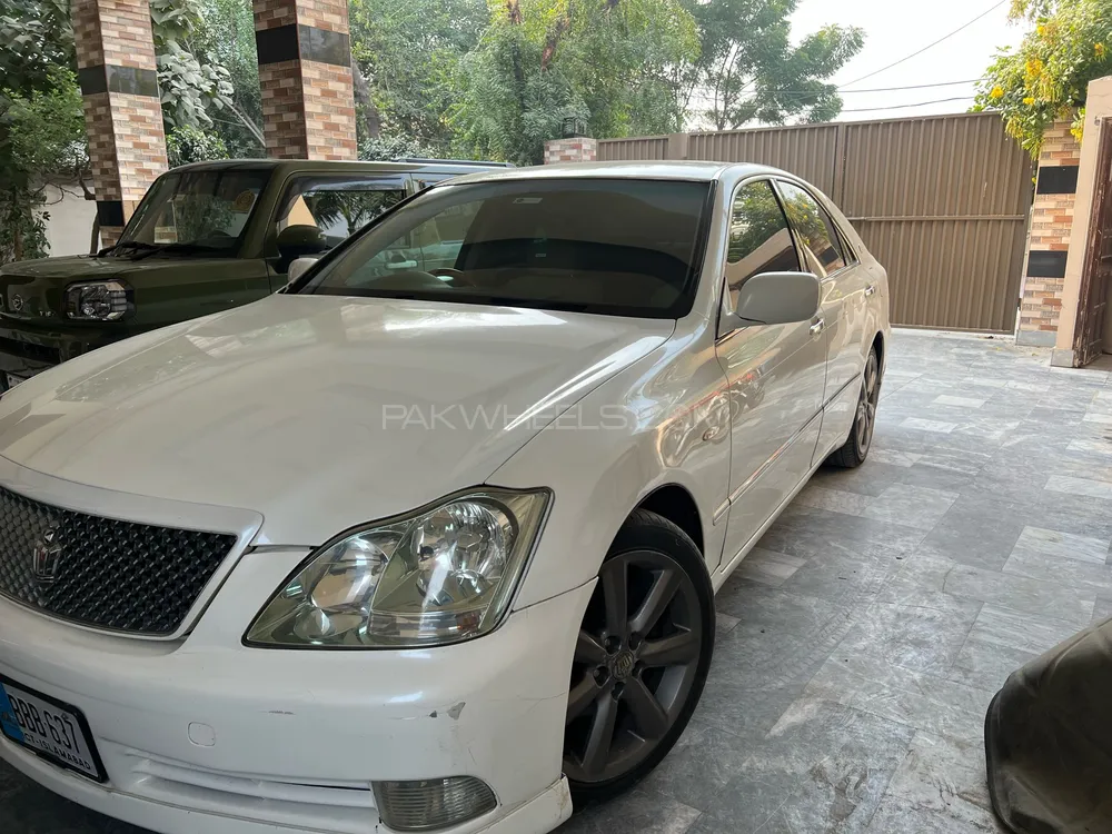 Toyota Crown 2004 for Sale in Islamabad Image-1