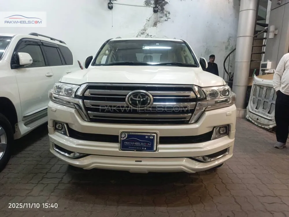 Toyota Land Cruiser 2017 for Sale in Lahore Image-1