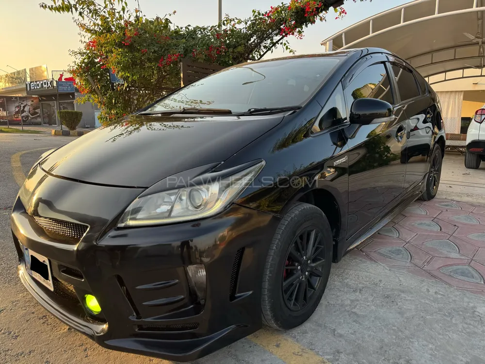 Toyota Prius 2014 for Sale in Islamabad Image-1