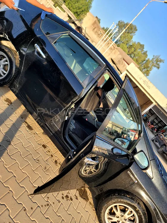 Toyota Prius 2010 for Sale in Islamabad Image-1