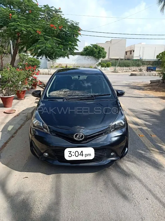 Toyota Vitz 2014 for Sale in Karachi Image-1