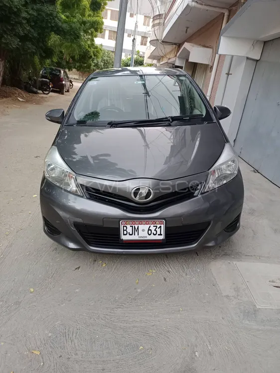 Toyota Vitz 2014 for Sale in Karachi Image-1