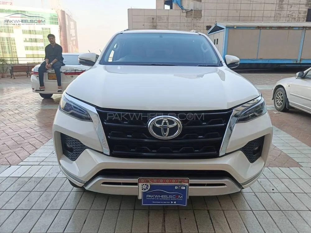 Toyota Fortuner 2021 for Sale in Karachi Image-1