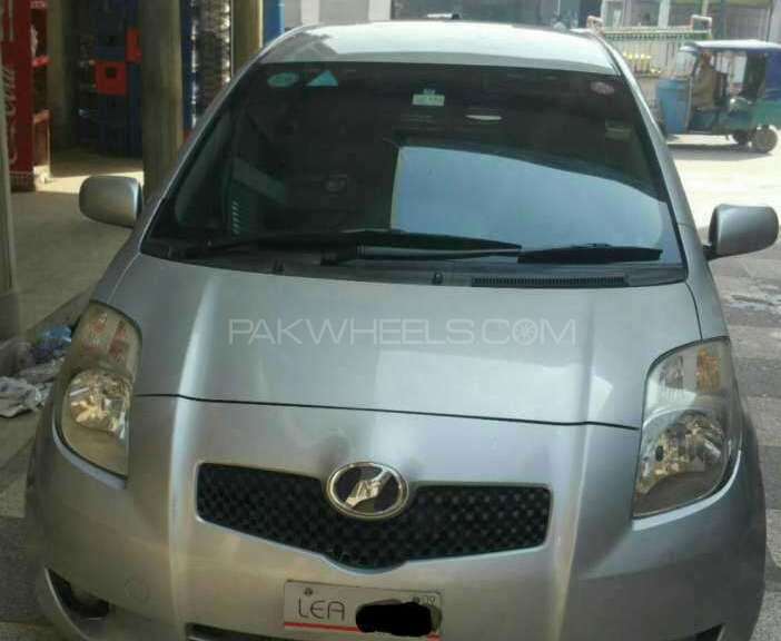Toyota Vitz 2006 for Sale in Peshawar Image-1