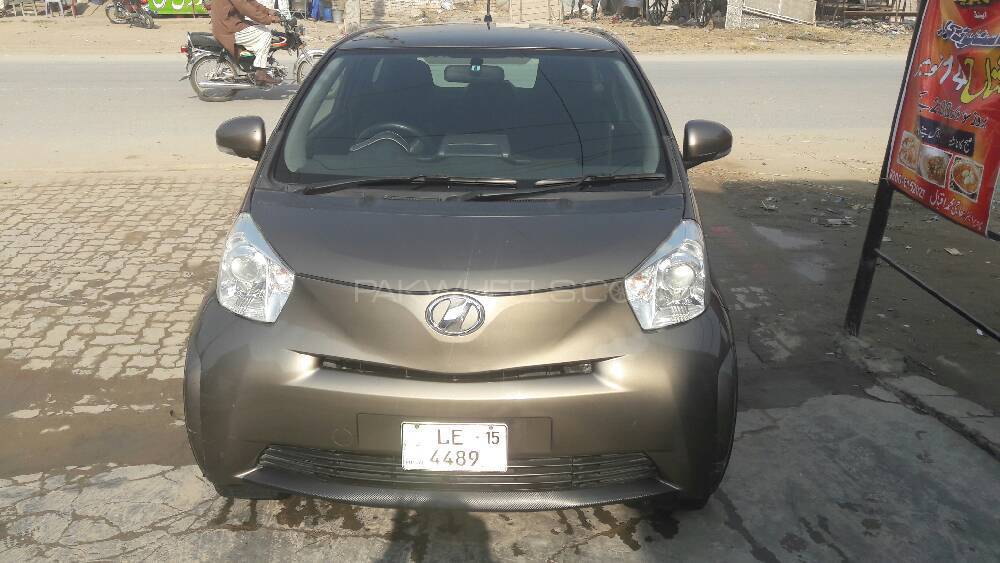 Toyota iQ 2012 for Sale in Sialkot Image-1