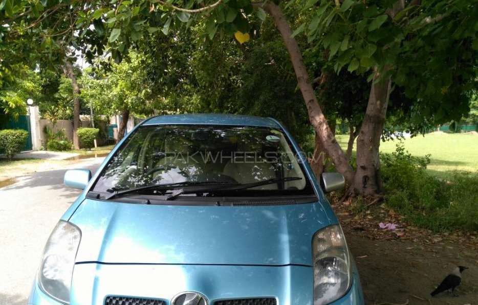 Toyota Vitz 2006 for Sale in Lahore Image-1