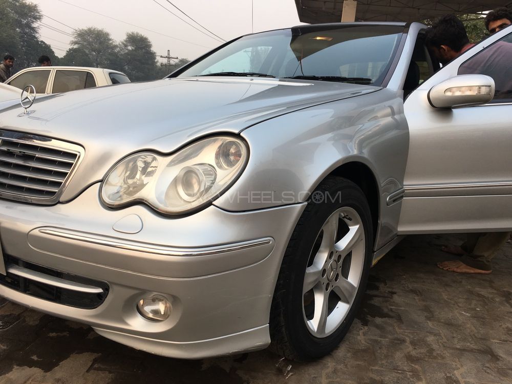 Mercedes Benz C Class 2006 for Sale in Lahore Image-1
