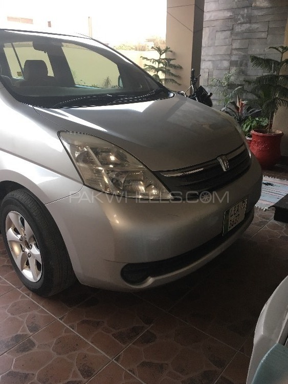 Toyota ISIS 2007 for Sale in Lahore Image-1